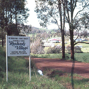 Roelands Village, sign